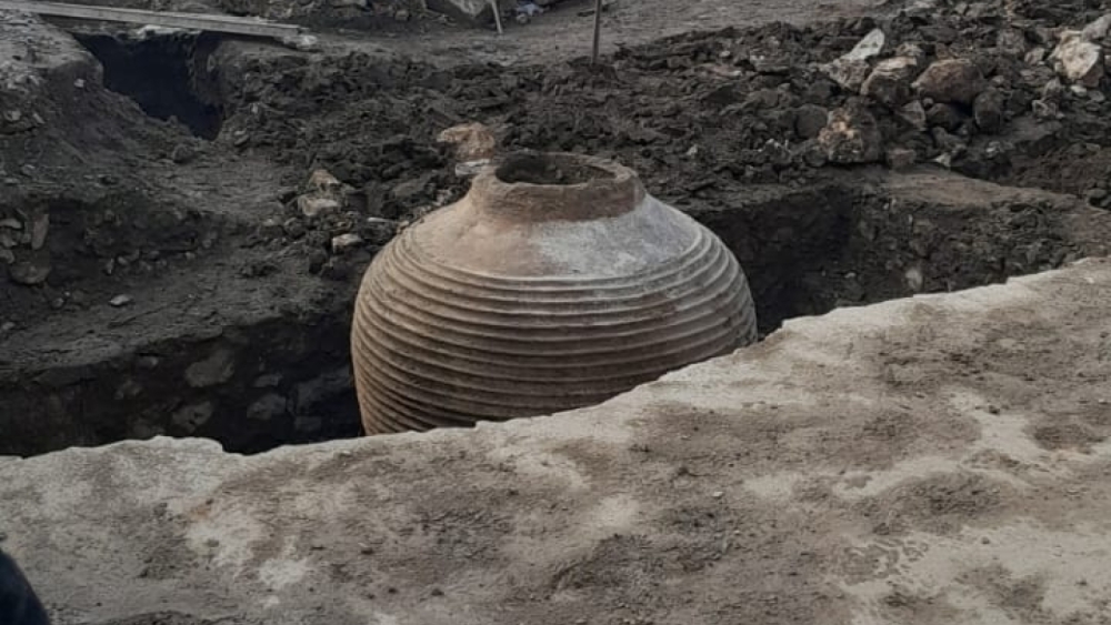 GÖKMEDRESE RESTORASYON ALANINDA ÇIKAN KÜP HEYECANLANDIRDI.